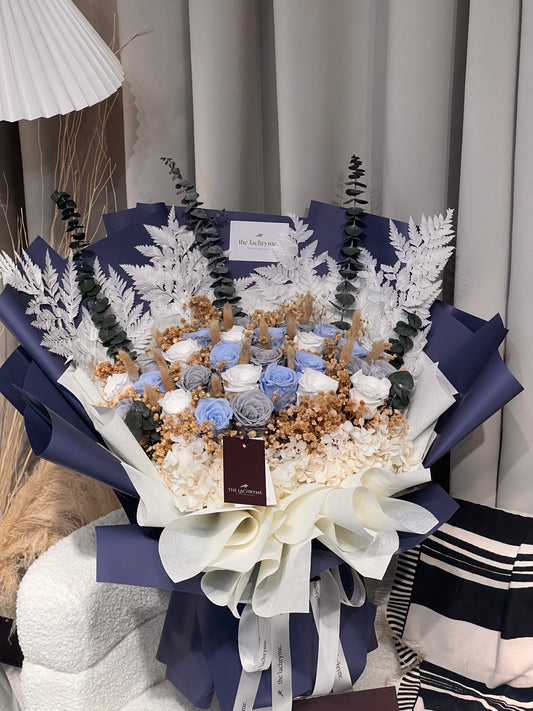 Claudia | 27 Preserved Blooms | Luxurious