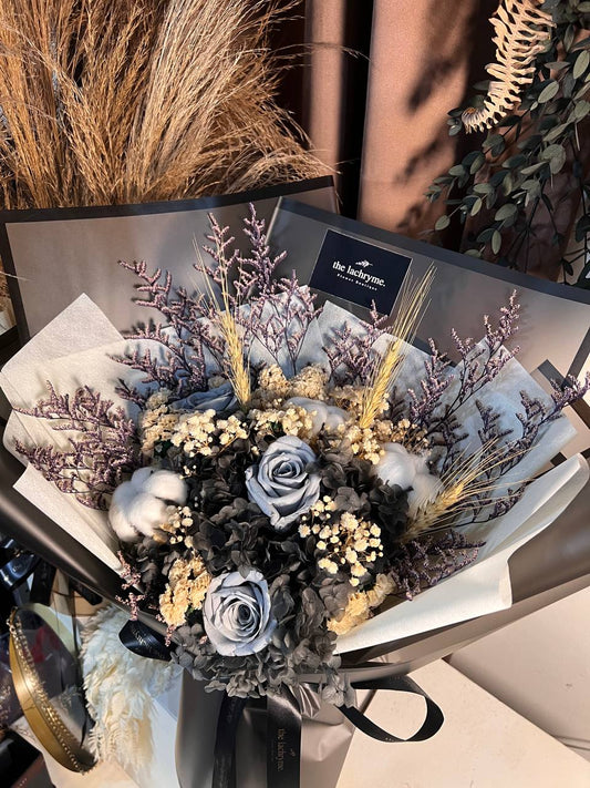 Zion | Preserved Blooms | Deluxe