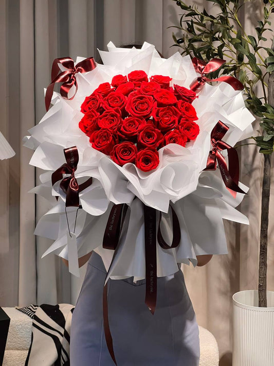 Timeless Courting | 23 Preserved Roses | Round Blooms in Luxurious