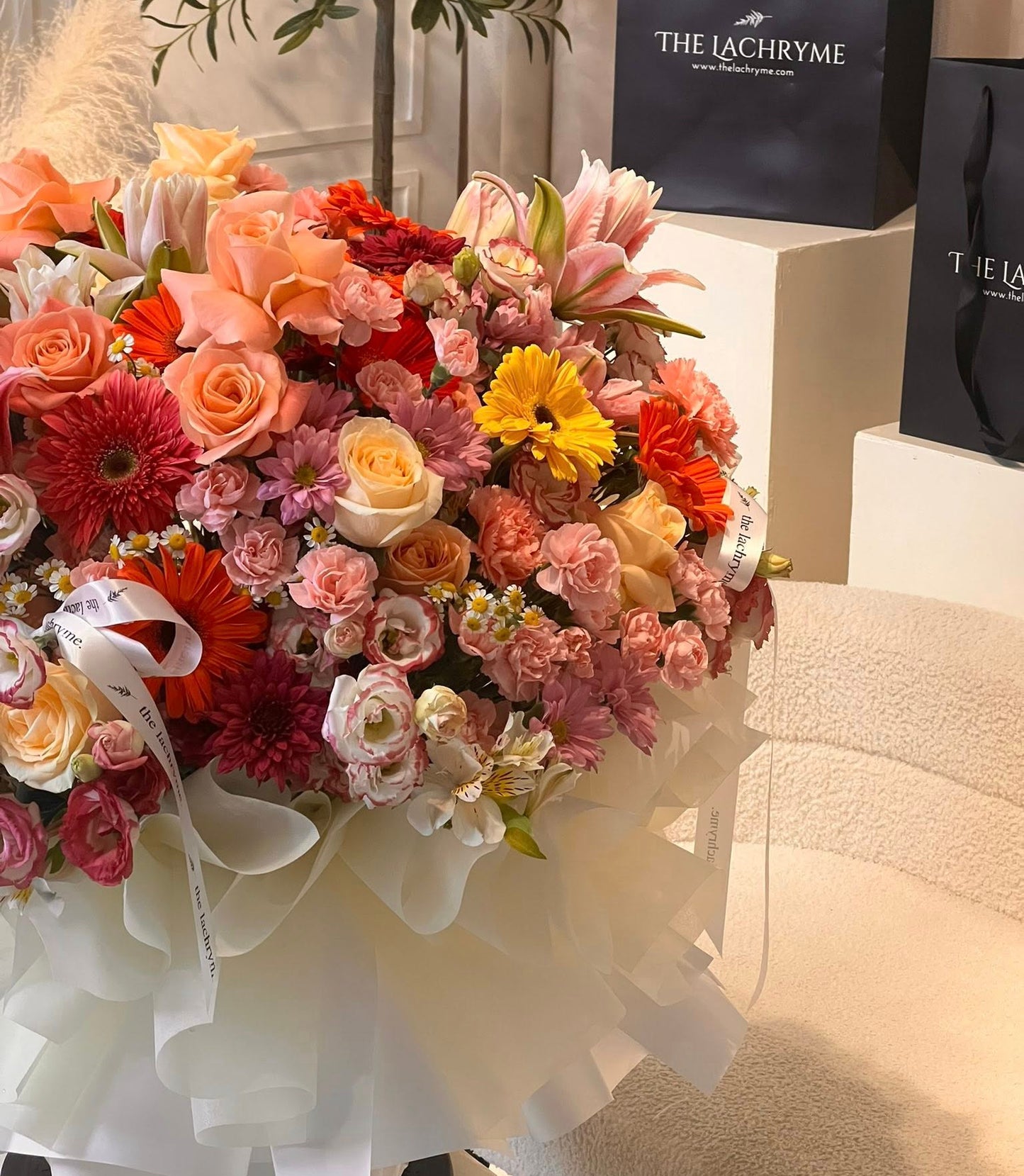 Éclat de Thumbelina | K-Style Fresh Blooms | Le Fleur in Luxurious
