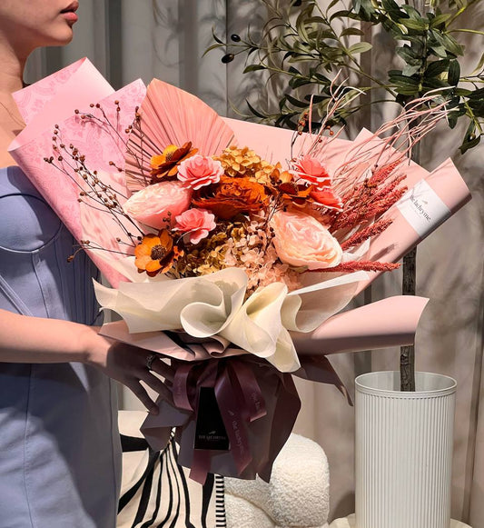 Maria | Dried Blooms | Deluxe