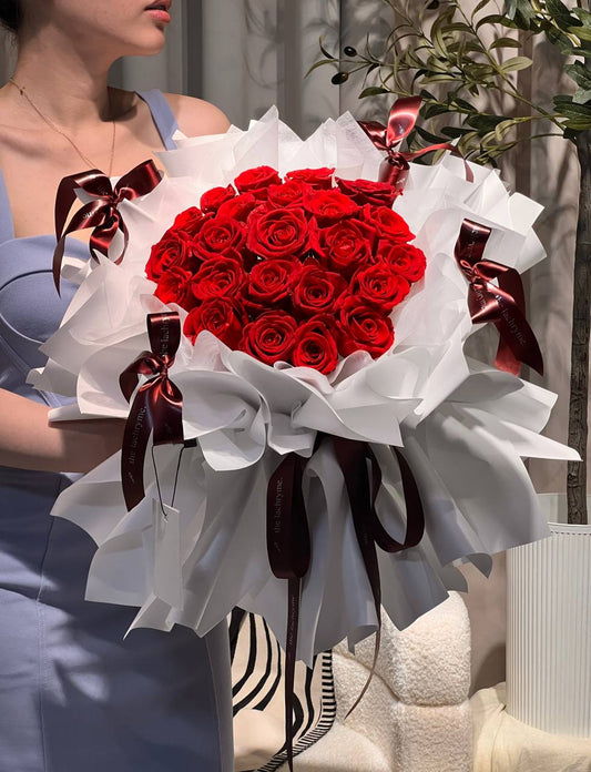Timeless Courting | 23 Preserved Roses | Round Blooms in Luxurious